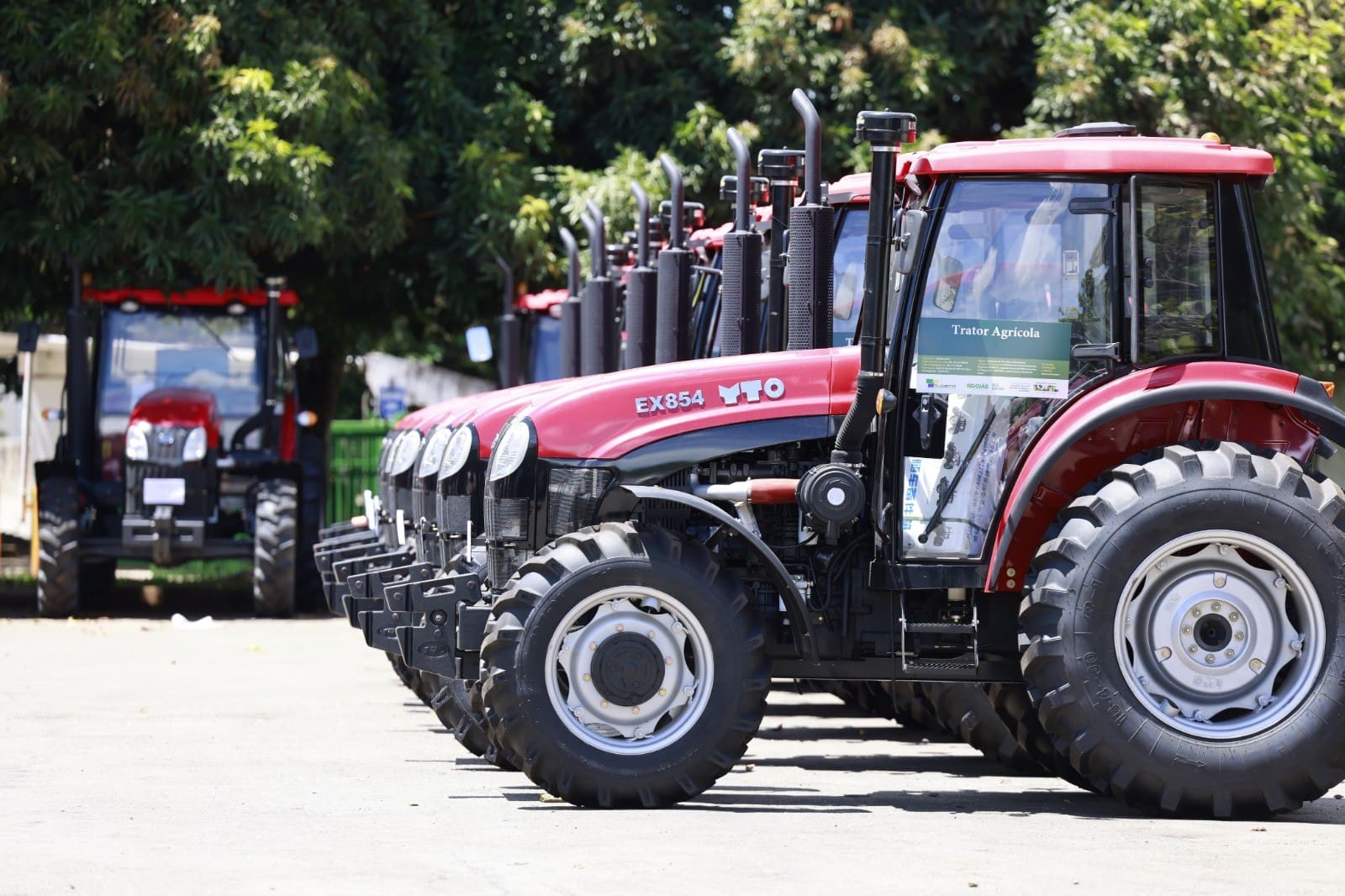 Mecaniza Campo entrega máquinas agrícolas a 15 municípios
