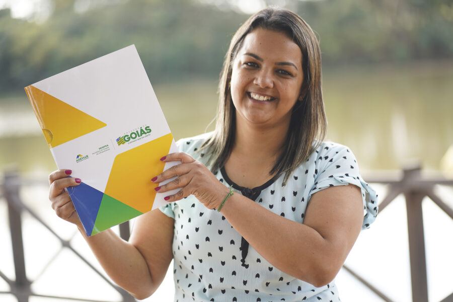 Agehab entrega benefícios habitacionais em Sanclerlândia e Montes Claros