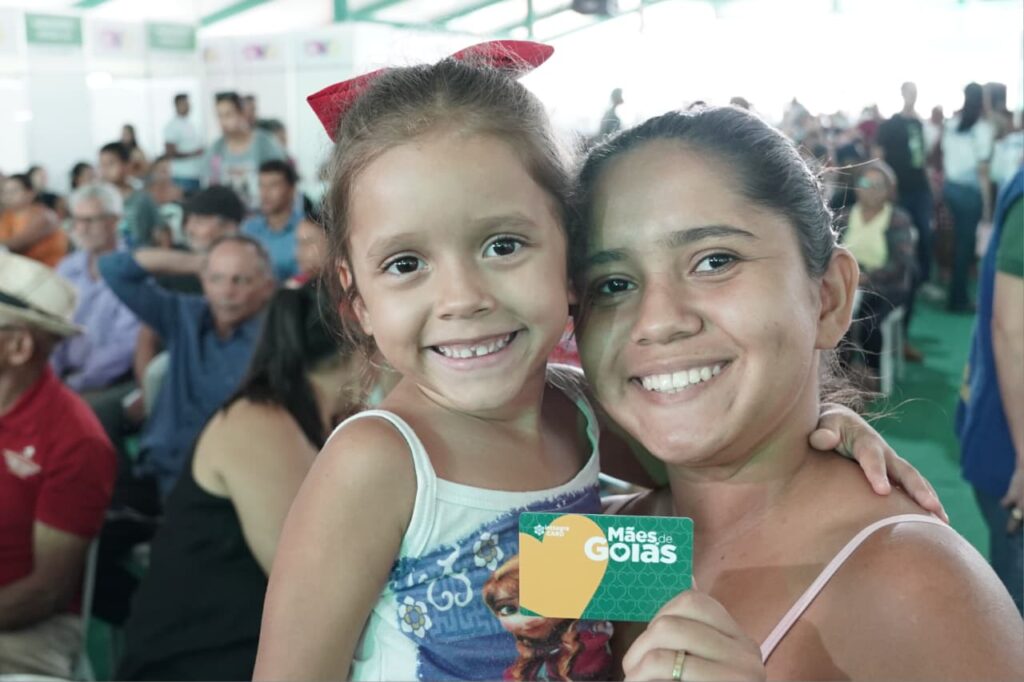 População de Guapó recebe benefícios do Goiás Social