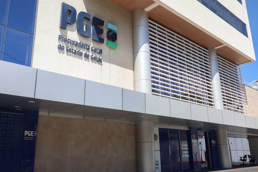 PGE-GO seleciona graduandos em Direito para estágio remunerado