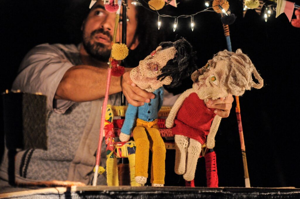 Cia Nu Escuro promove oficinas gratuitas de teatro em Goiânia