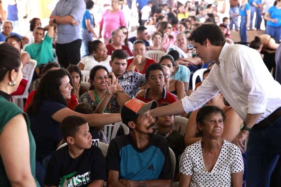 Governo reforça investimentos em rodovias e entrega casas na região da Estrada de Ferro