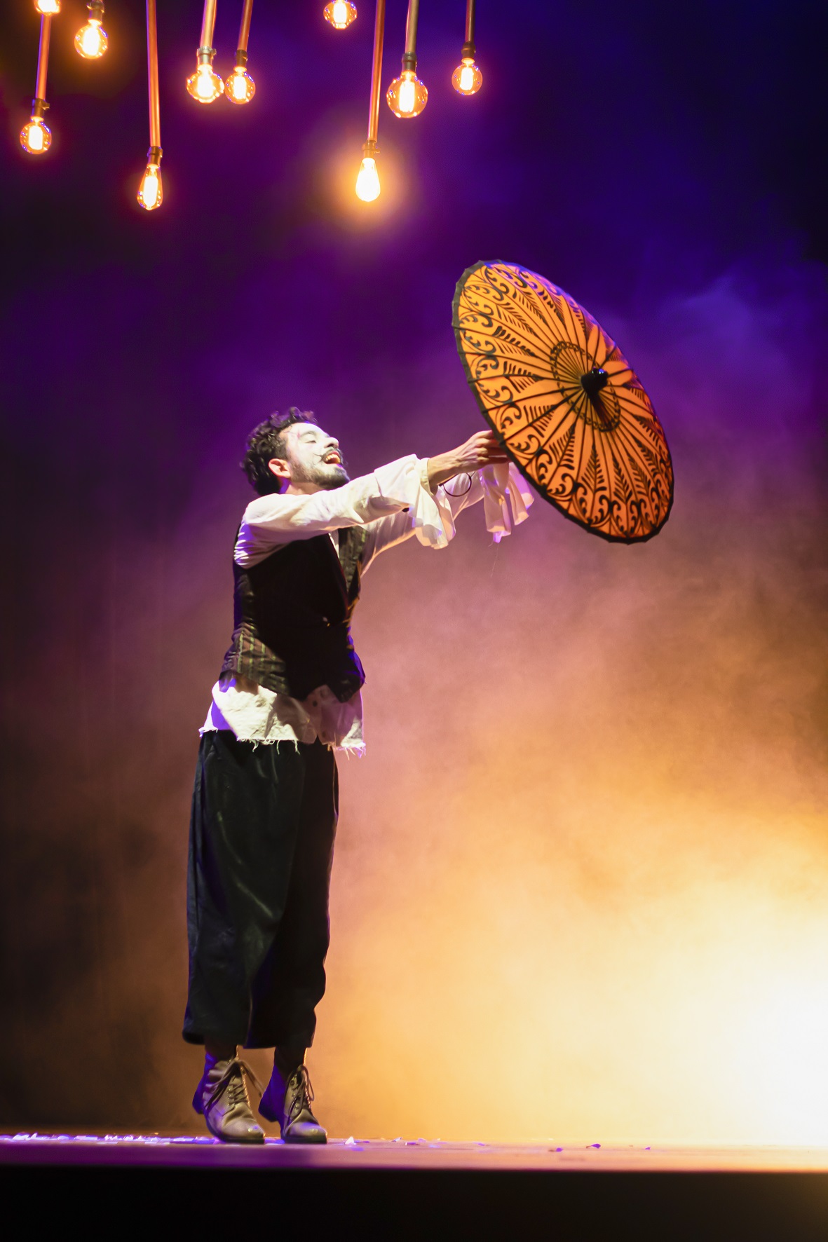 Grupo Ateliê do Gesto comemora 10 anos com  espetáculo Fica Comigo