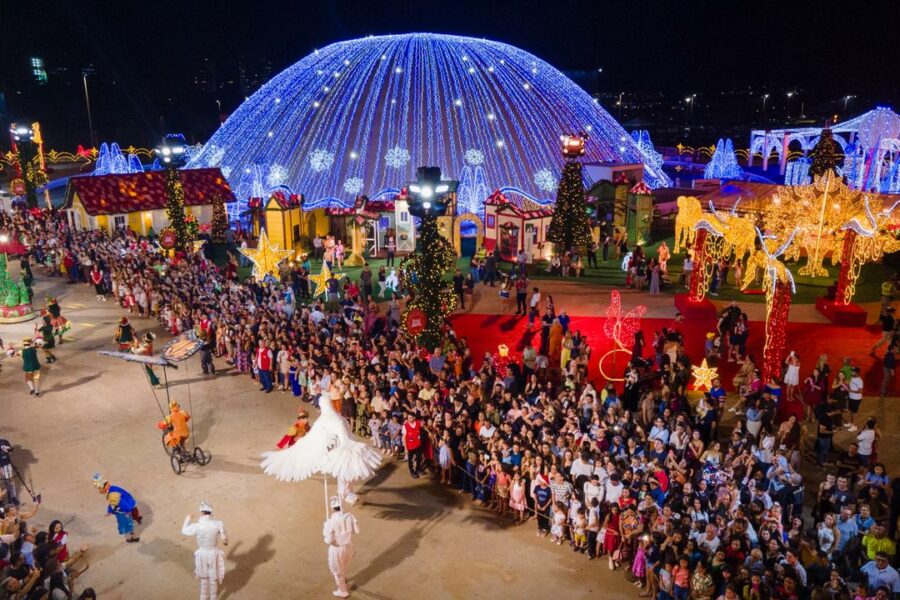 Luzes, espetáculo e emoção marcam abertura do Natal do Bem 2025