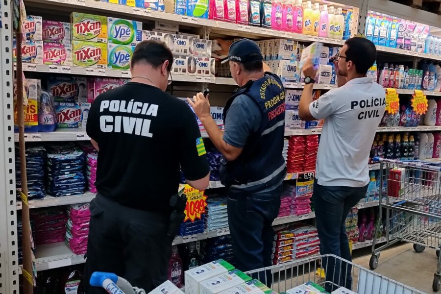 Força-tarefa apreende toneladas de sabão em pó com indícios de falsificação