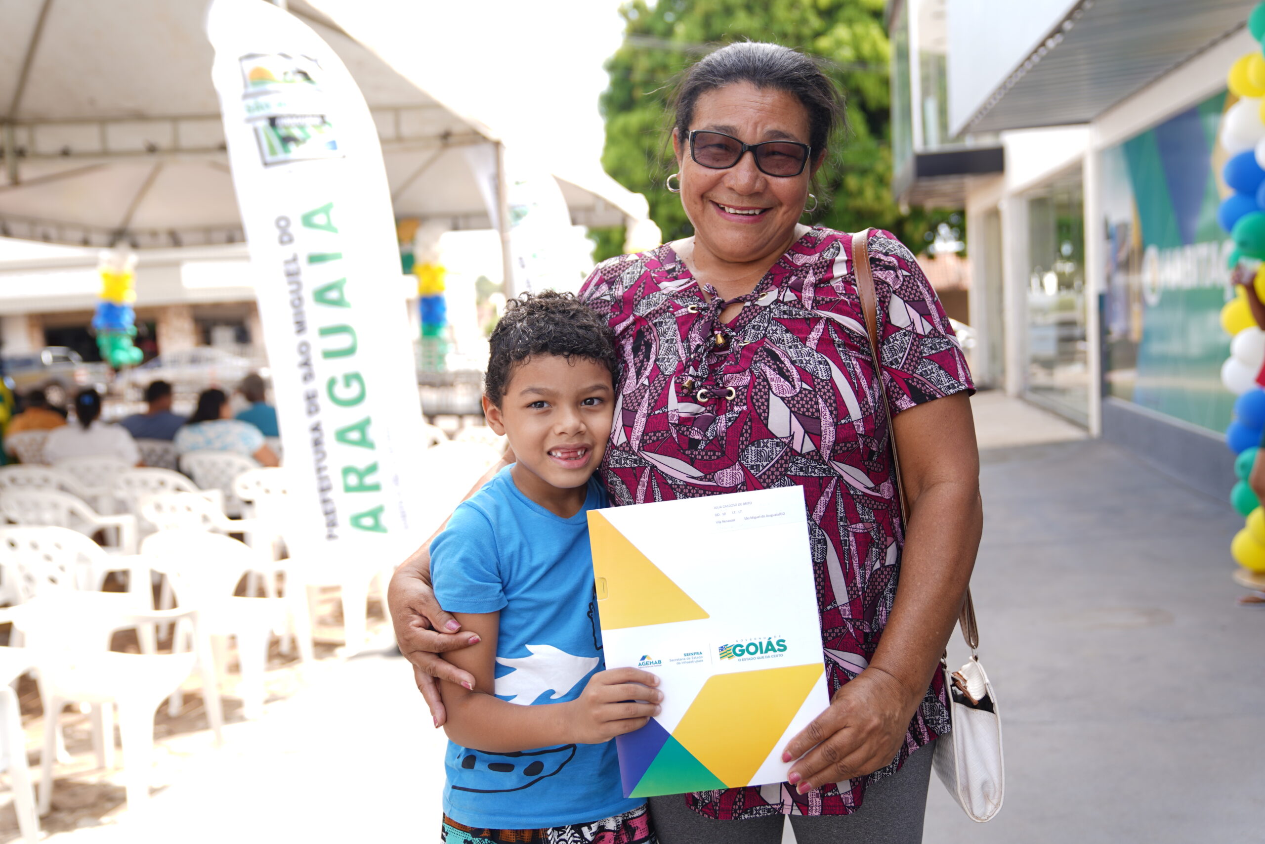 Em Formosa, 900 famílias recebem benefícios habitacionais