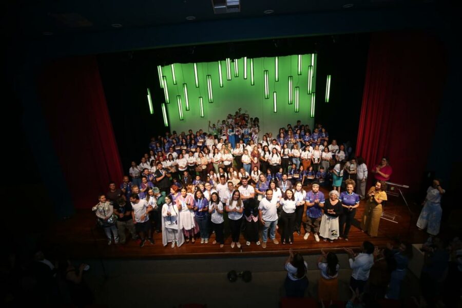 Concurso Cênico-Literário premia 80 estudantes em Goiás