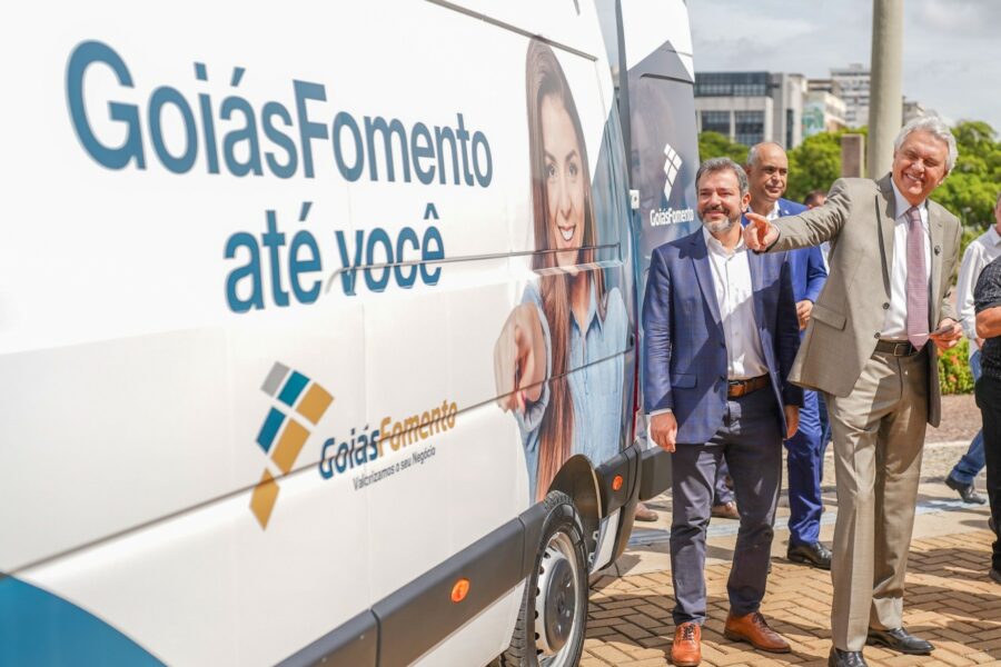 Van itinerante leva crédito a empreendedores goianos