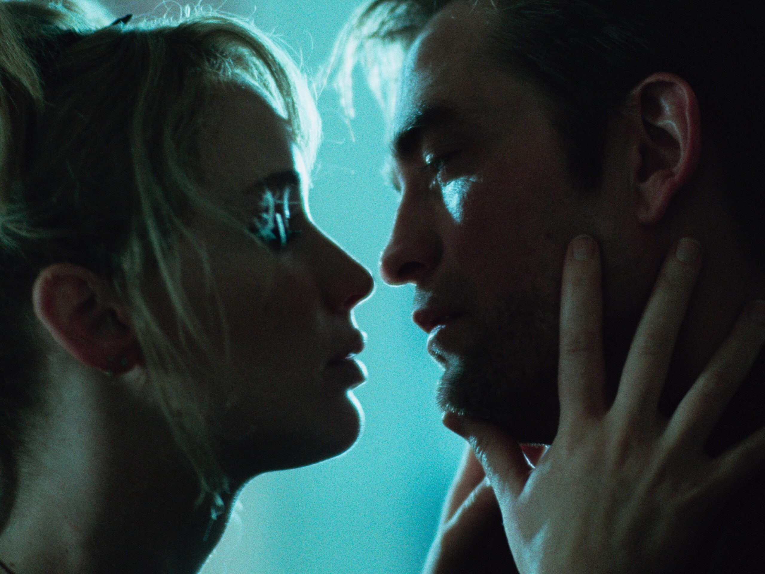 Cine Cultura exibe “Morra, Amor”, com Jennifer Lawrence e Robert Pattinson
