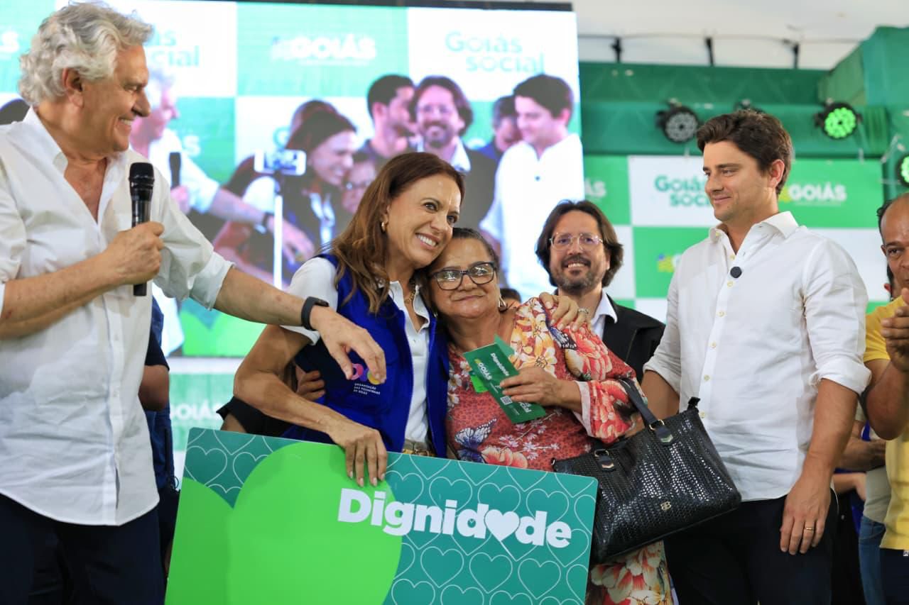 Goiás Social em Luziânia entrega benefícios e oferta serviços
