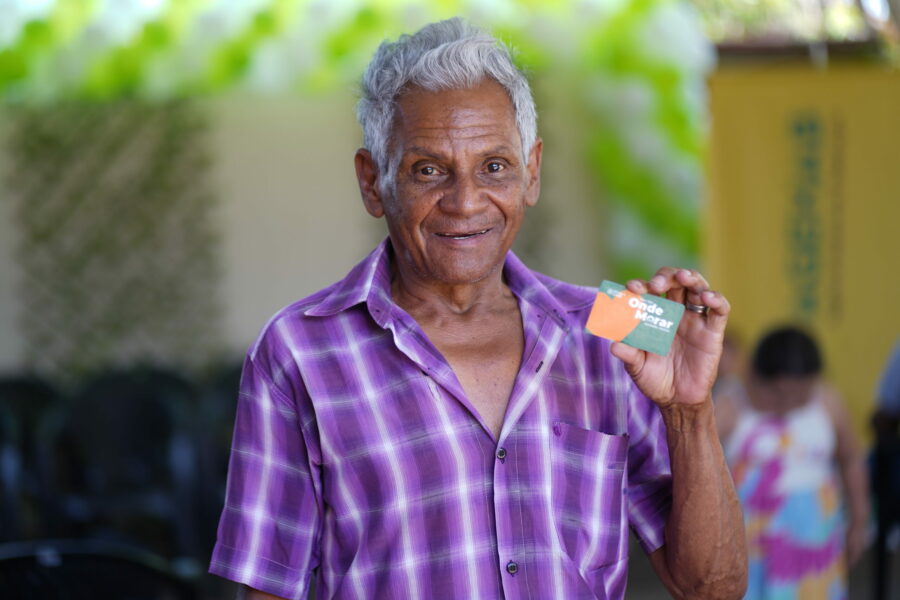 Governo entrega 81 casas a custo zero em Joviânia e Carmo do Rio Verde