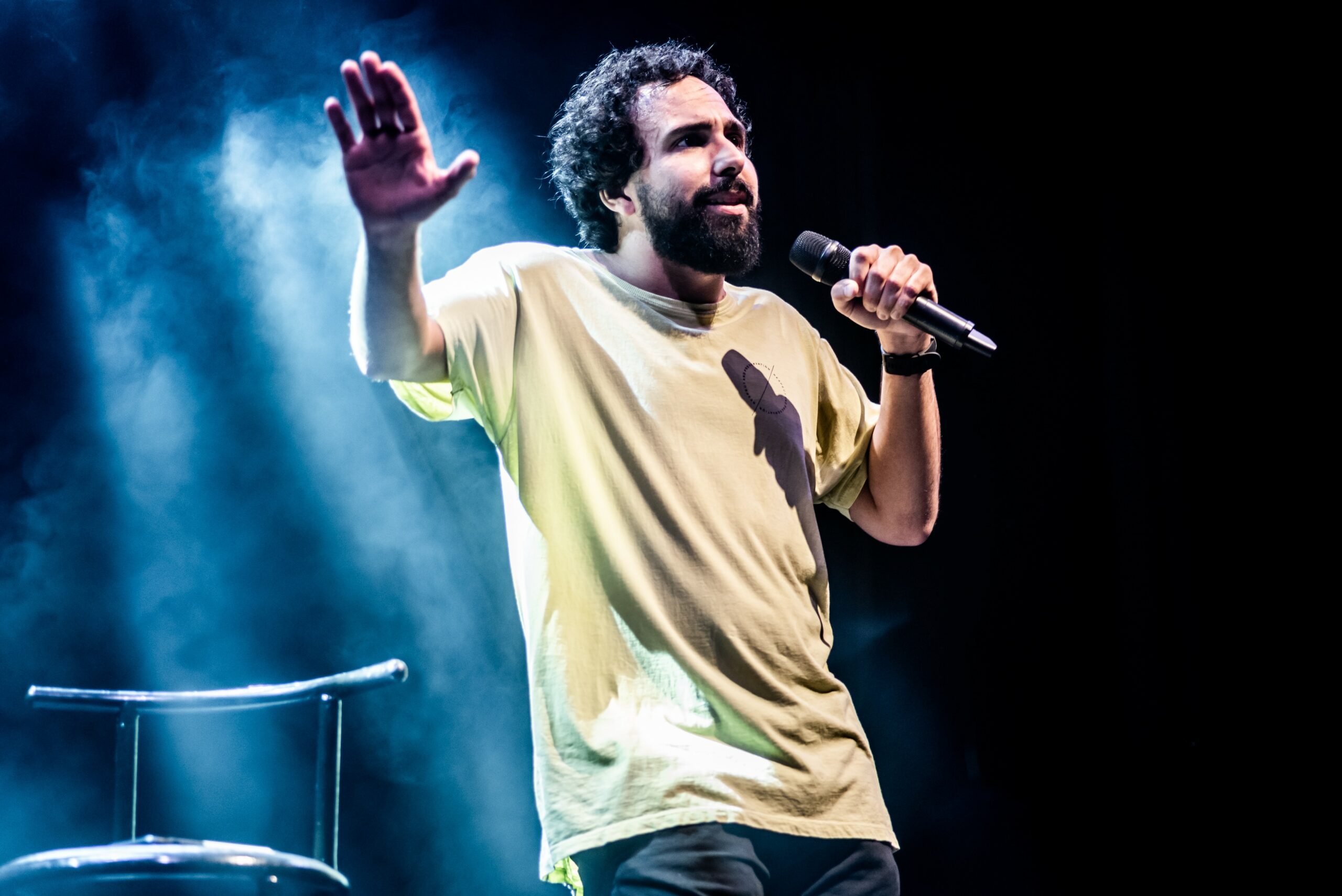 Murilo Couto apresenta novo show de comédia no Teatro Goiânia