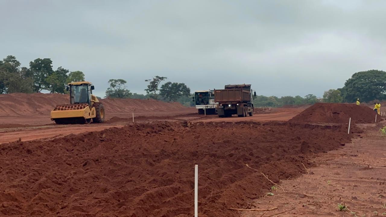 Comunidade celebra reinício da pavimentação da GO-178