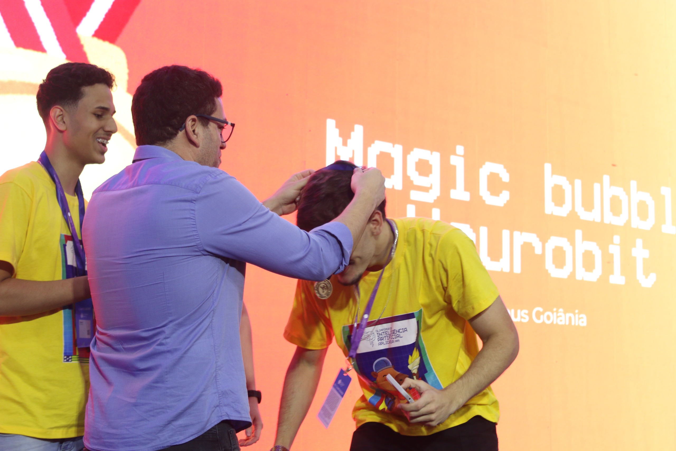 Vencedores da Olimpíada de IA Aplicada garantem vaga para intercâmbio na Inglaterra