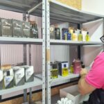 Procon apreende quase 1.650 perfumes em distribuidora de cosméticos de Goiânia