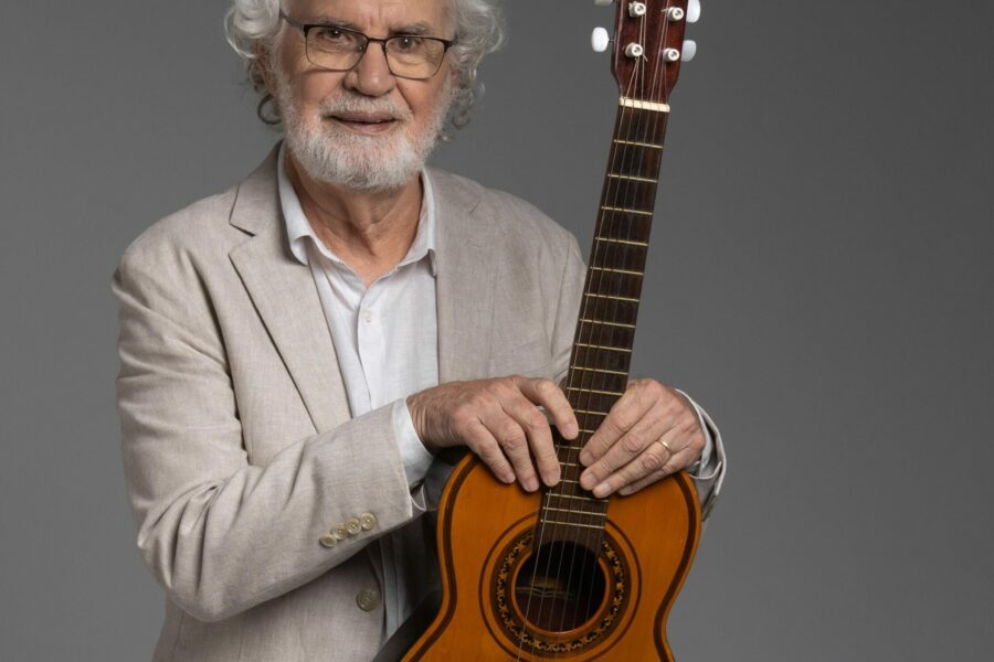 Claque Cultural traz show gratuito de Renato Teixeira
