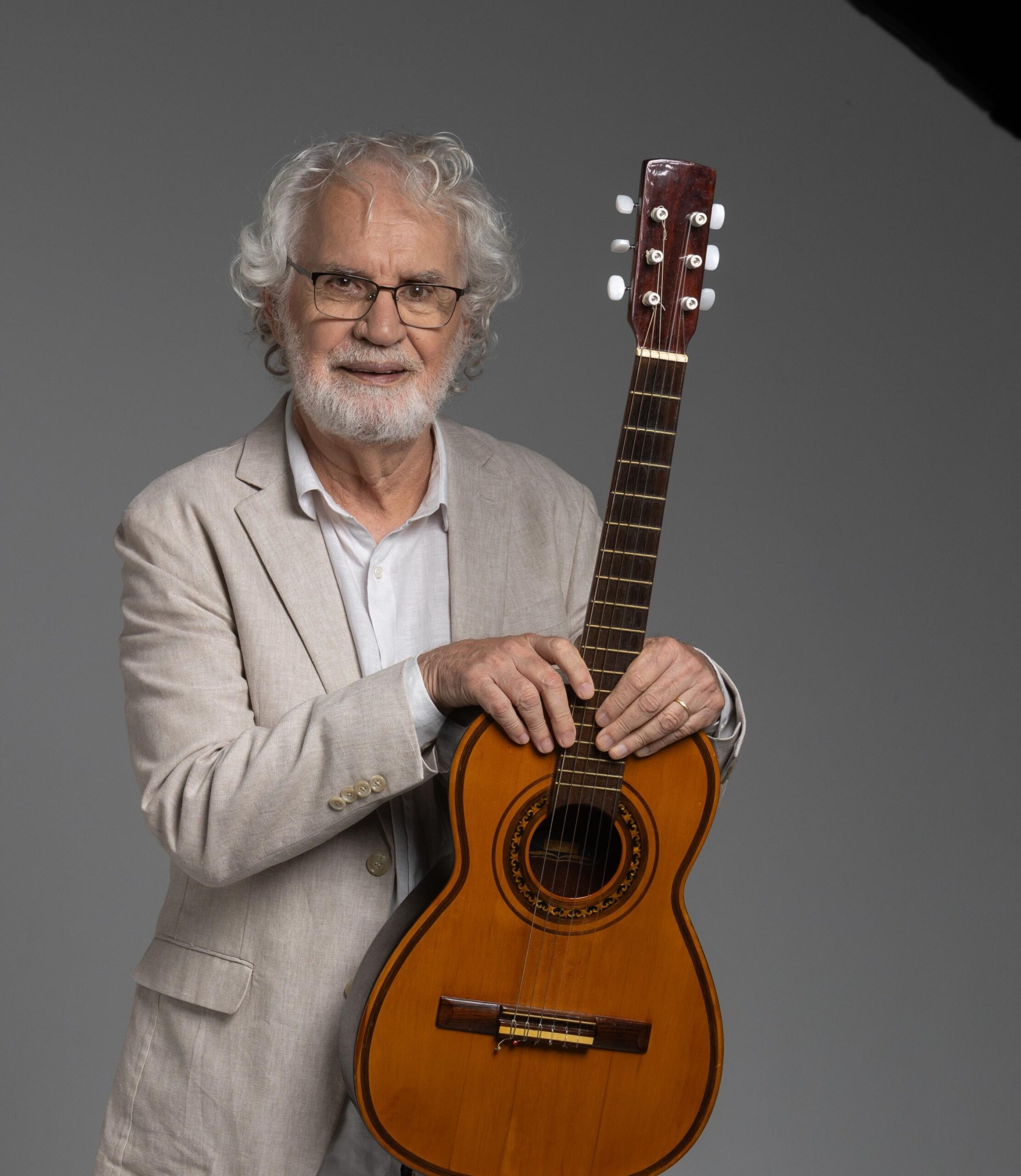 Claque Cultural traz show gratuito de Renato Teixeira