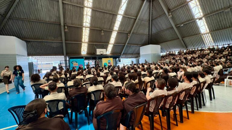 Educação implementa programa internacional na rede estadual de ensino