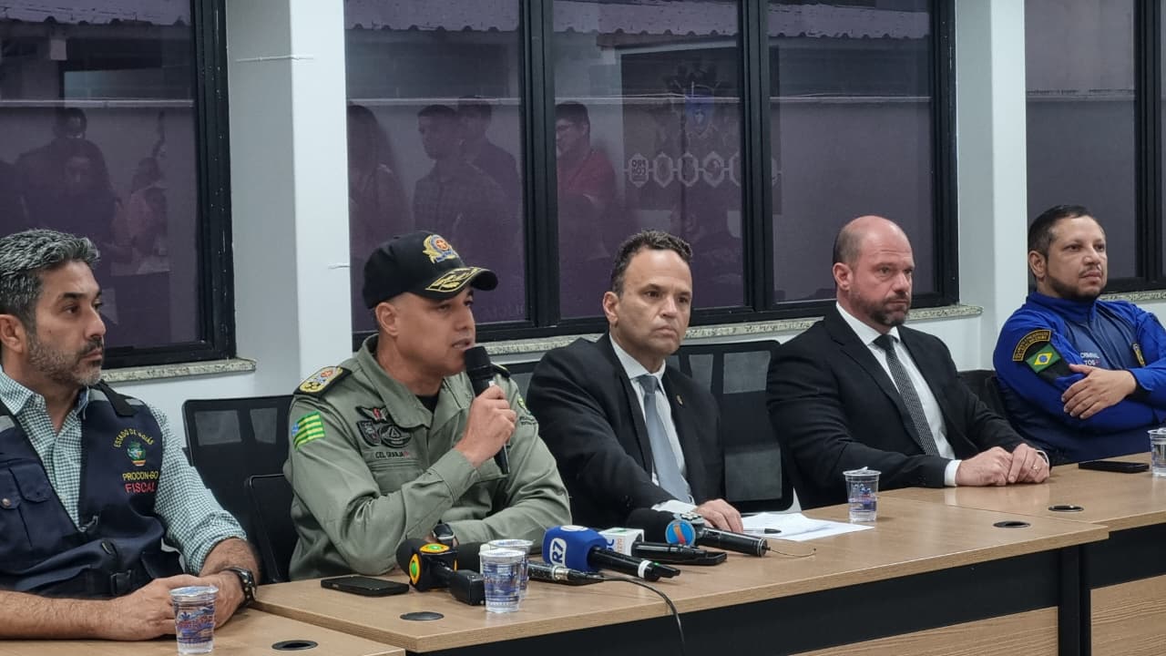 32 pessoas são presas após foguetório em Goiás