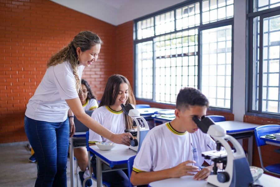 Professores em estágio probatório passam por avaliação