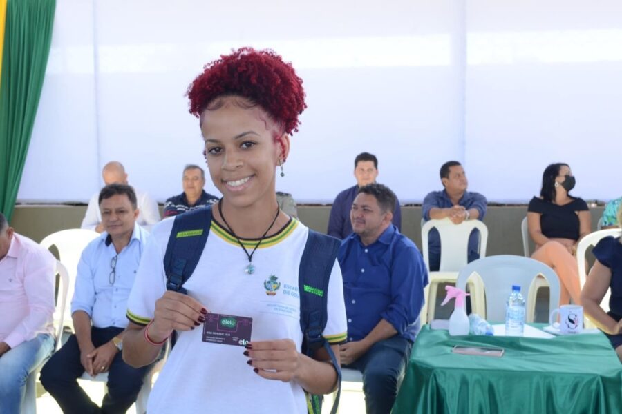 Governo reajusta Bolsa Estudo para alunos da rede estadual