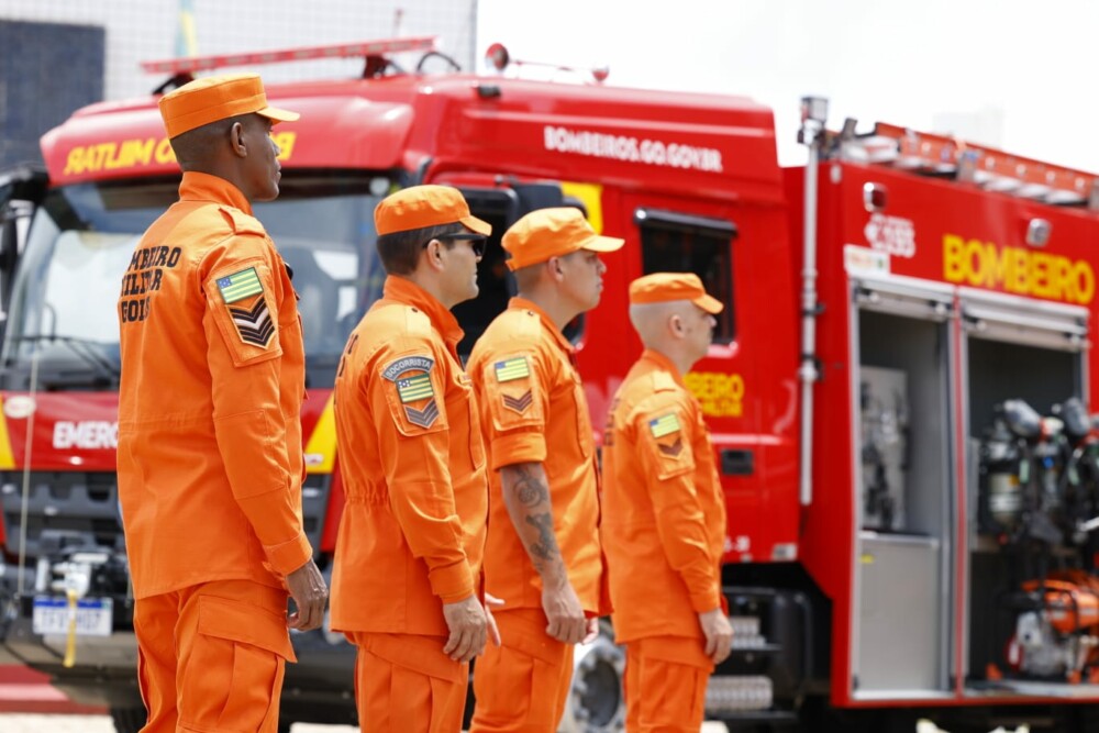 Corpo de Bombeiros entrega nova viatura ao comando de Valparaíso