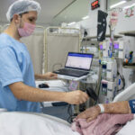 Crer reforça segurança e agilidade com pulseiras com QR Code