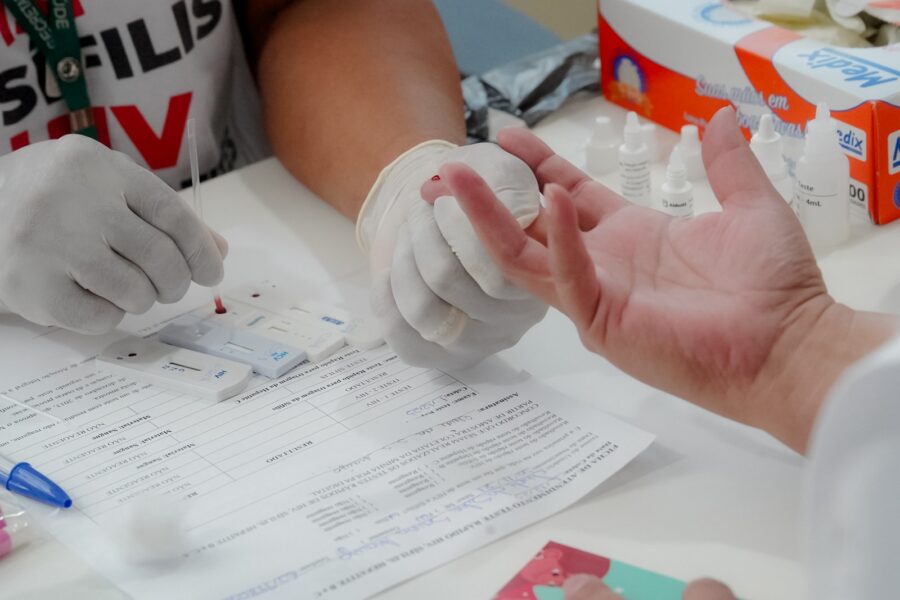 Saúde programa ações de luta contra a Aids durante ´Dezembro Vermelho`