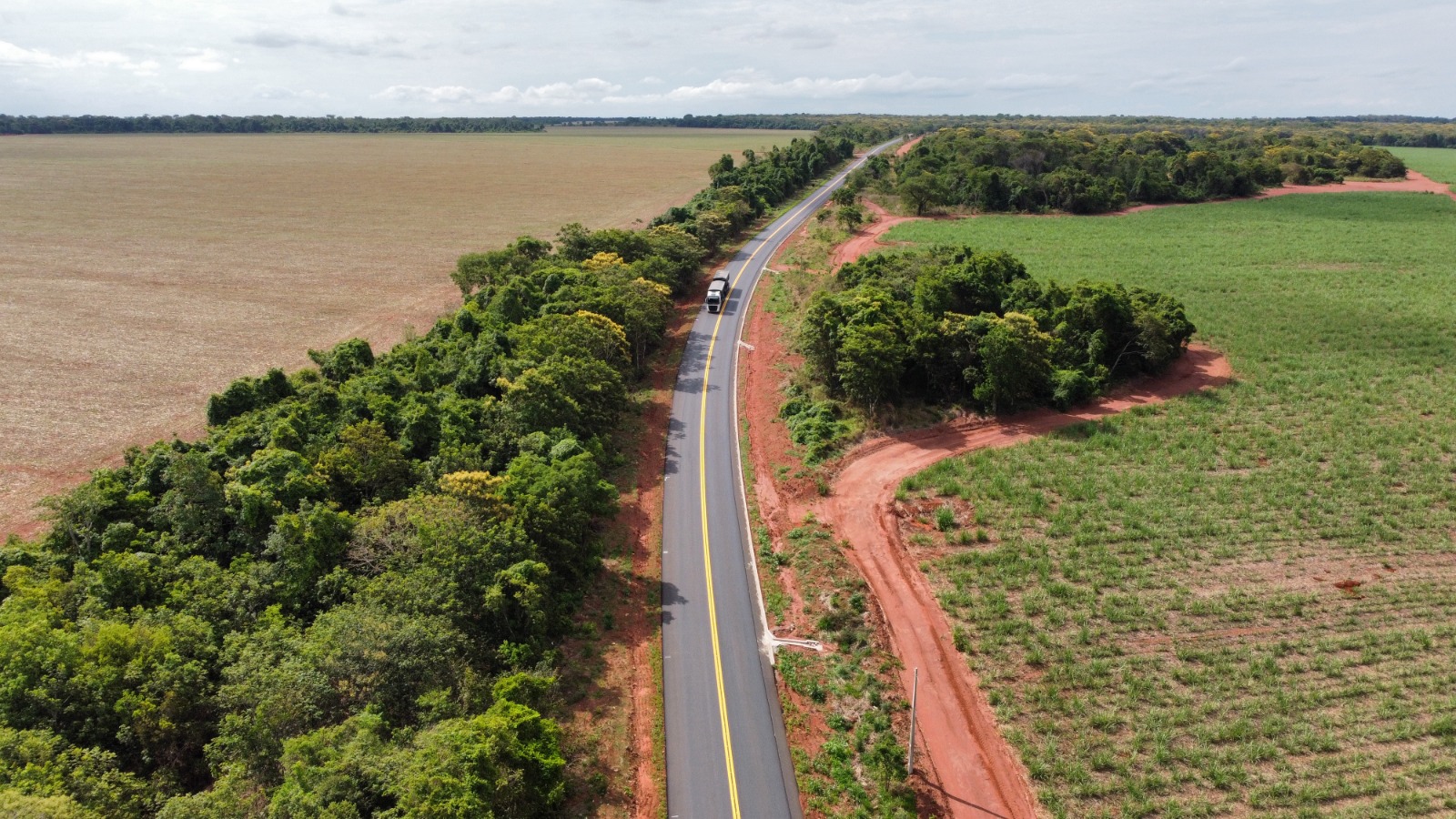 Governo de Goiás conclui restauração de quase 100 quilômetros da GO-184