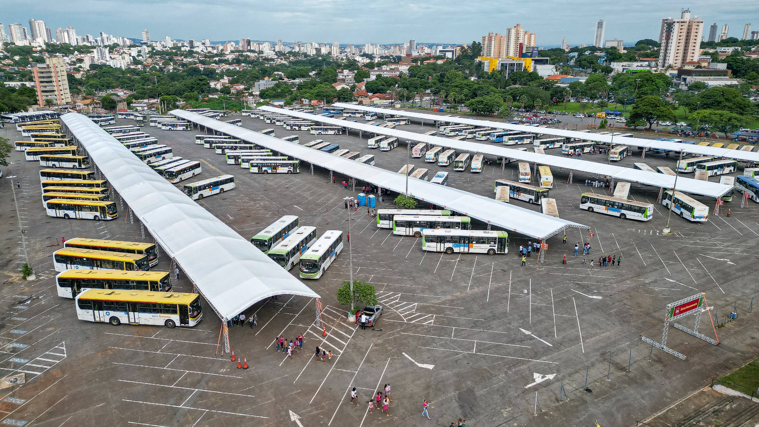 Entrega de brinquedos do Natal do Bem terá ônibus gratuito na capital e região metropolitana
