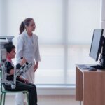 Robôs suíços ajudam crianças com câncer a recuperar movimentos no Cora