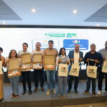 Governo amplia apoio à alfabetização com entrega de kits escolares