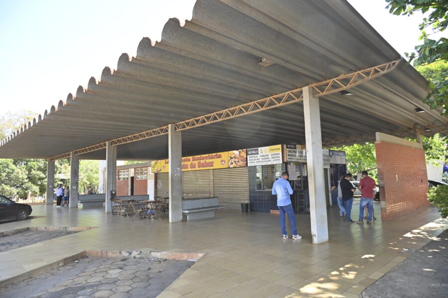 Governo moderniza Centro Recreativo e Terminal Rodoviário de Vianópolis