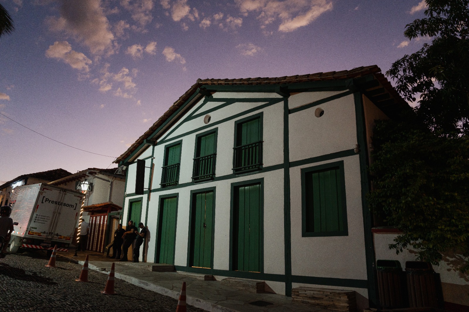 Theatro Sebastião Pompeu de Pina tem programação gratuita no mês de dezembro