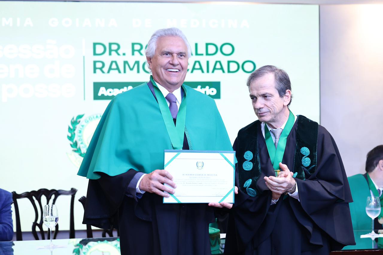 Governador recebe título da Academia Goiana de Medicina