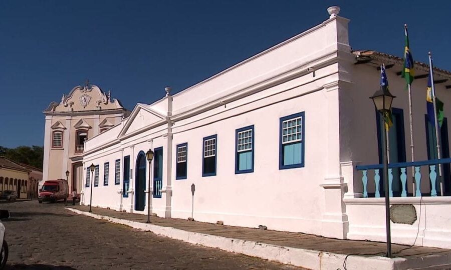 Palácio Conde dos Arcos sedia lançamento do livro “Quando a Alma Floresce”
