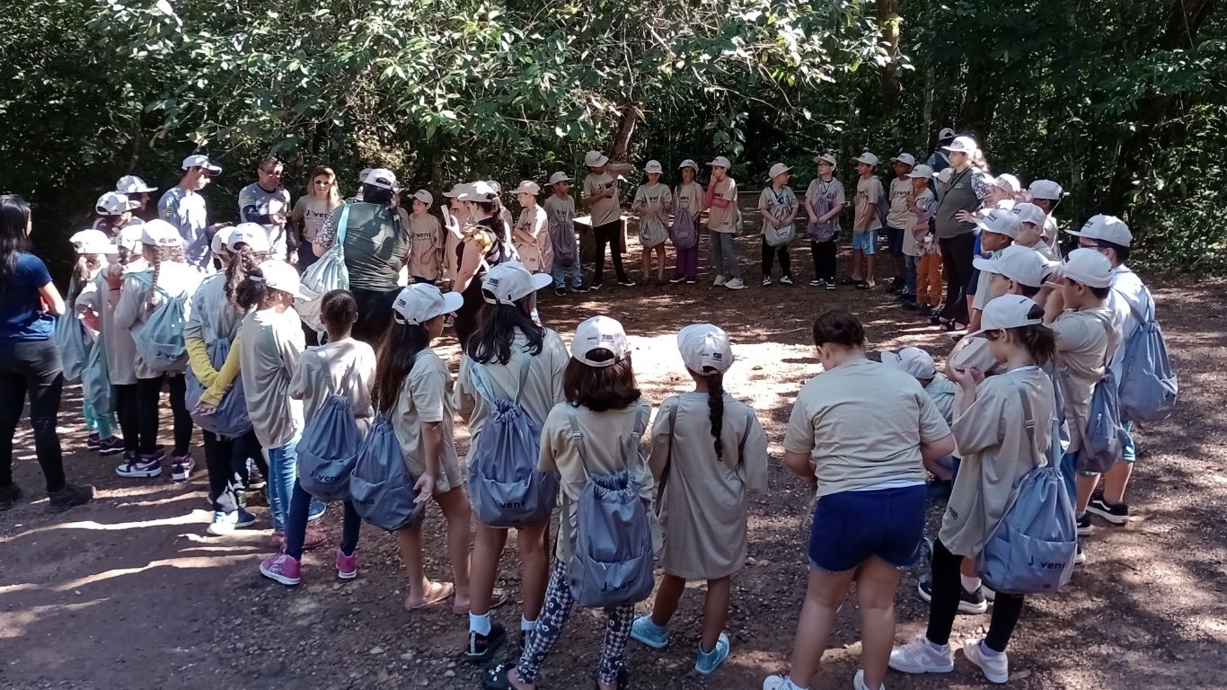 Educação ambiental nas escolas forma jovens cientistas