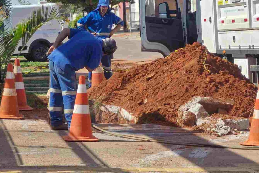 Força-tarefa da Saneago reduz vazamentos ocultos em Valparaíso