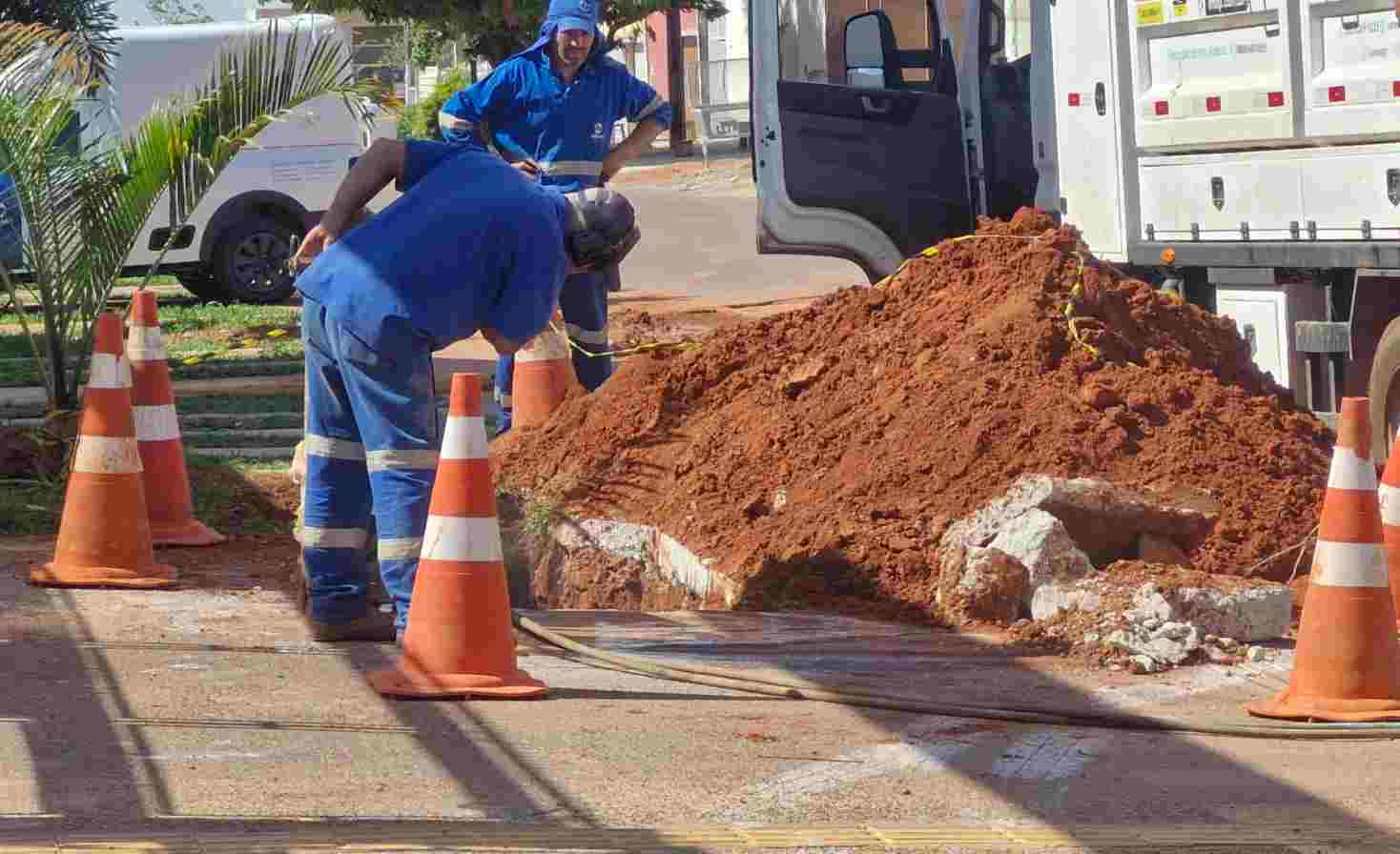 Força-tarefa da Saneago reduz vazamentos ocultos em Valparaíso