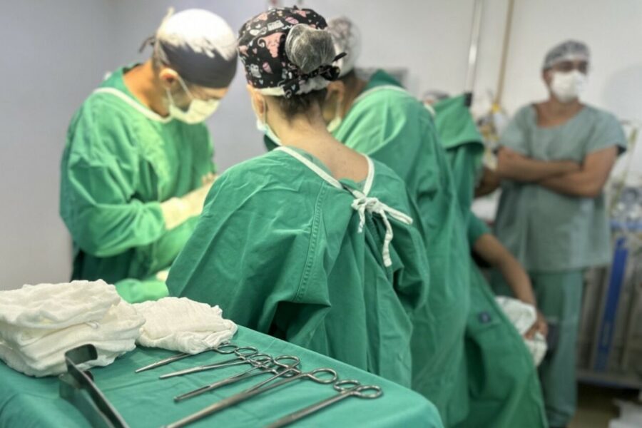 Hospital da Mulher realiza parto de gêmeos siameses
