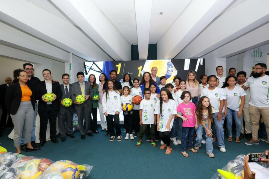 Governo entrega R$ 1,5 milhão em material esportivo para municípios goianos