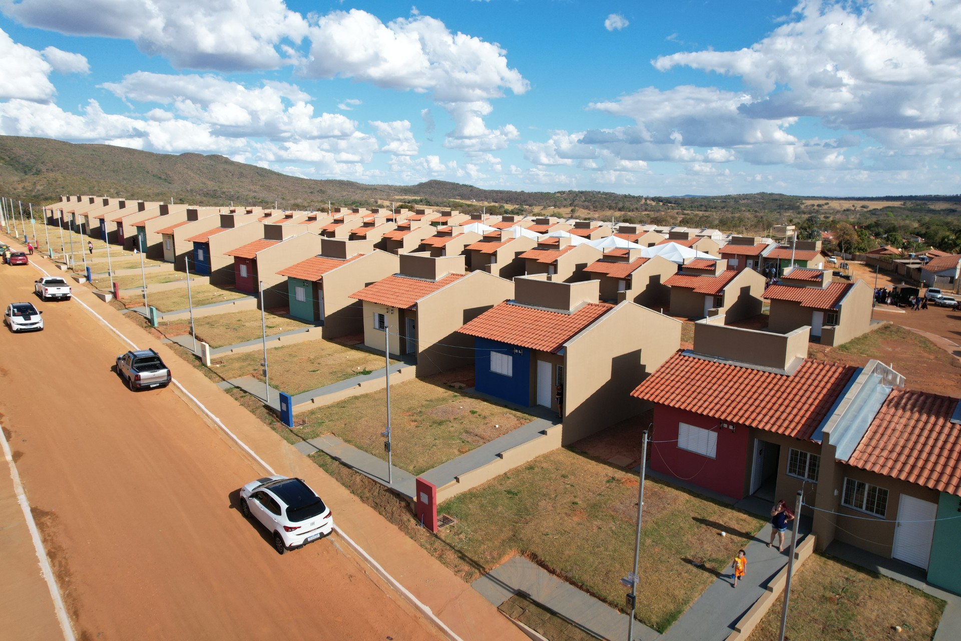 Agehab entrega 50 casas a custo zero em Posse, nesta terça-feira