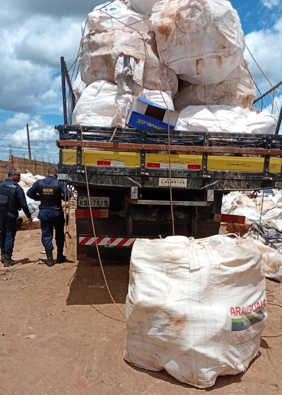 Agrodefesa apreende cerca de 10 toneladas de embalagens de agrotóxicos