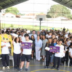 Estudantes de Aparecida de Goiânia recebem novo cartão do Bolsa Estudo