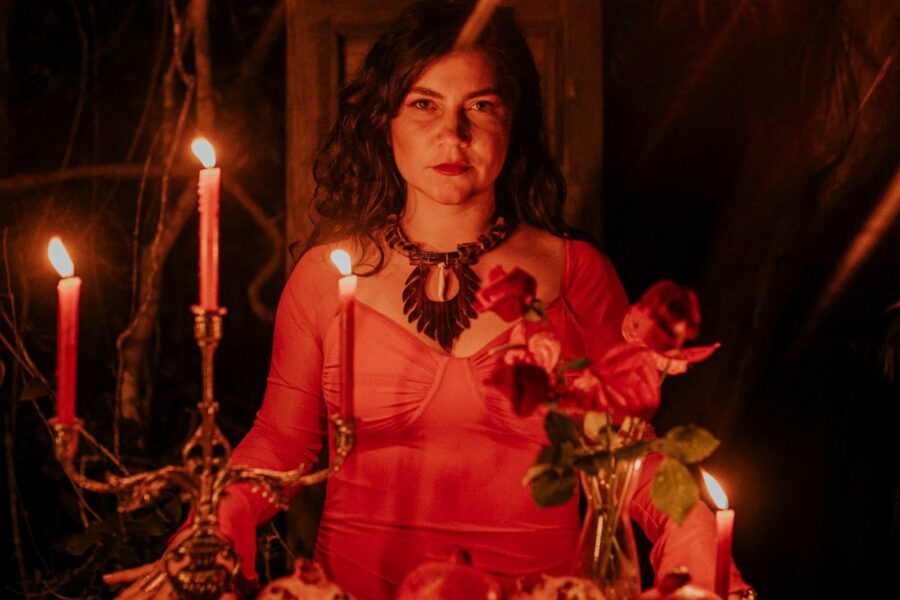 Lua Castanho lança álbum que une feminino, território e resistência