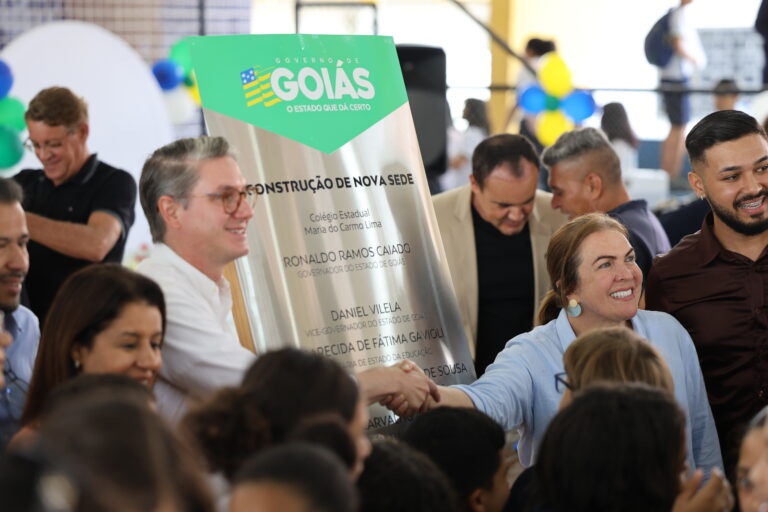 Inaugurado novo colégio em Águas Lindas de Goiás