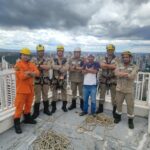 Bombeiros resgatam trabalhador a 130 metros de altura em Goiânia