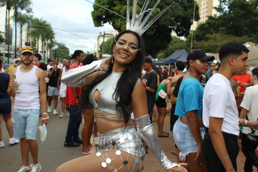 Bloco do Esquenta LGBT+ celebra 10 anos de resistência no carnaval de Goiânia