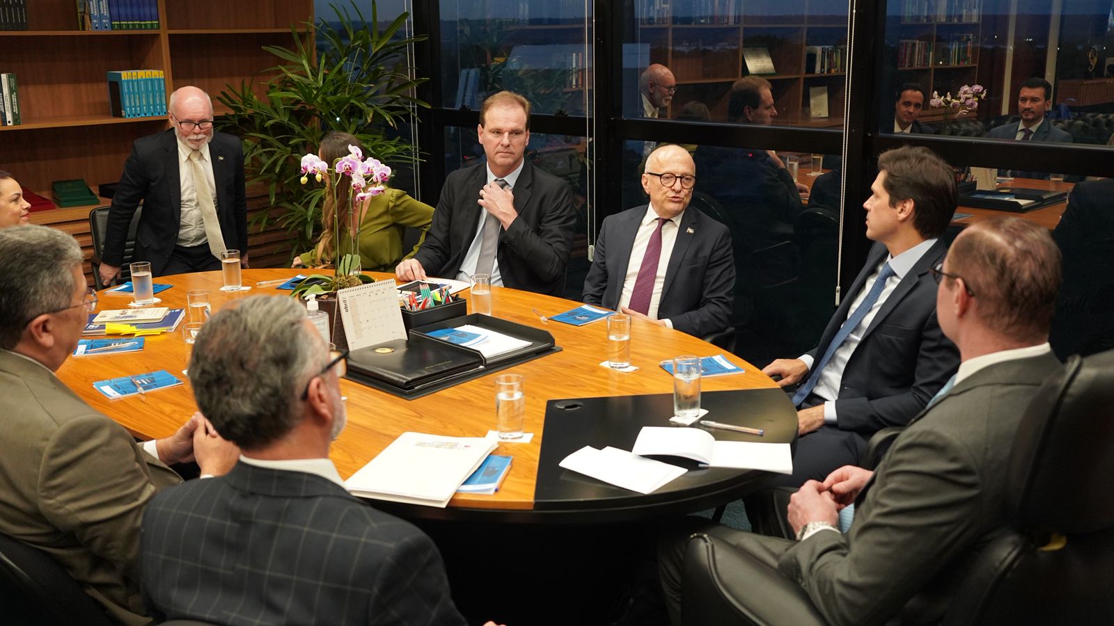 Governador articula redistribuição de royalties do petróleo no STF